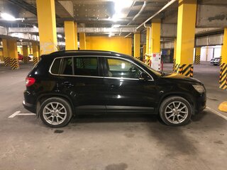 2009 Volkswagen Tiguan I, чёрный, 850000 рублей, вид 2