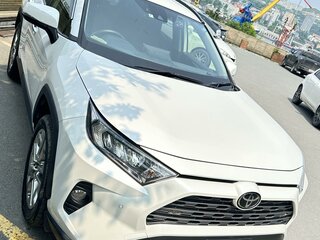 2020 Toyota RAV4 V (XA50), белый, 3700000 рублей, вид 4