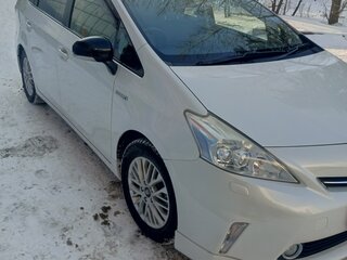 2014 Toyota Prius Alpha I (ZVW40/41), белый, 1550000 рублей, вид 4