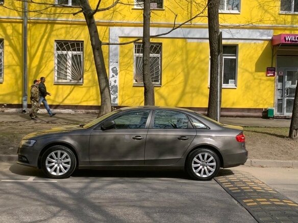 2013 Audi A4 IV (B8) Рестайлинг, коричневый - вид 4
