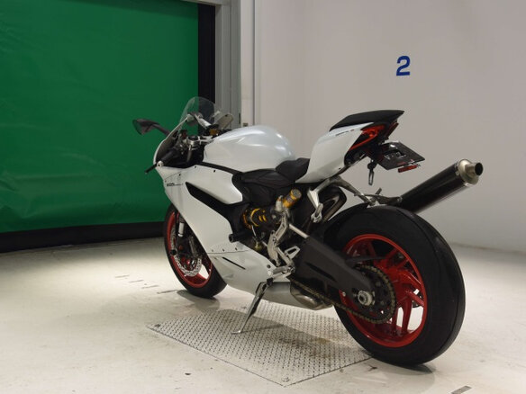 2015 Ducati 899 Panigale, белый, 760000 рублей - вид 4