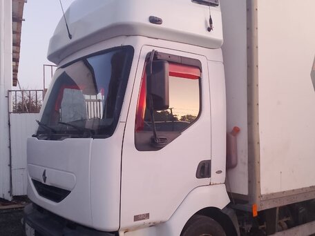 2004 Renault Midlum, белый, 2000000 рублей, вид 1