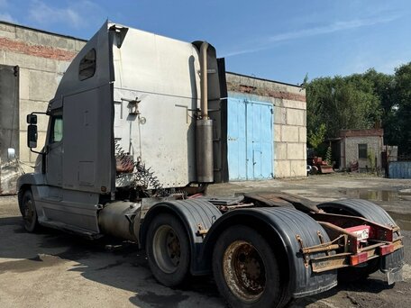 2002 Freightliner Century Class, серебристый, 1050000 рублей, вид 4