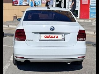2017 Volkswagen Polo V Рестайлинг, белый, 1150000 рублей, вид 3