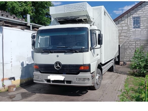 2004 Mercedes-Benz Atego, белый, 2700000 рублей