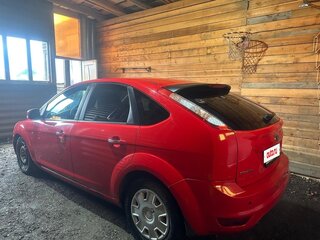 2010 Ford Focus II Рестайлинг, красный, 800000 рублей, вид 5