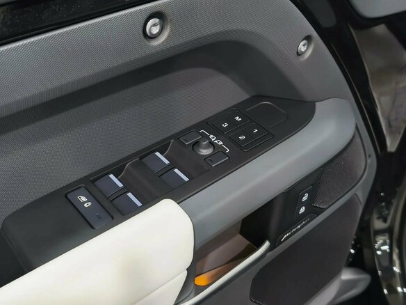 2026 Land Rover Defender 110 II, чёрный - вид 26