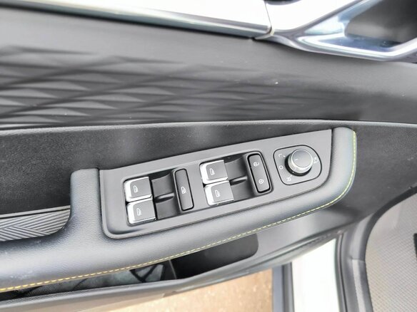 2025 Geely Binyue L, белый, 2220000 рублей - вид 17
