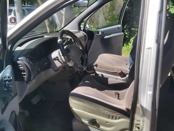 2000 Dodge Caravan III, серебристый, 400000 рублей - вид 6