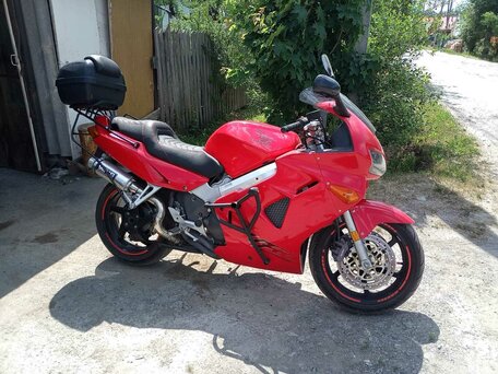 1998 Honda VFR 800, красный, 460000 рублей, вид 1