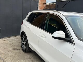 2020 BMW X5 25d IV (G05/G18), белый, 4900000 рублей, вид 4