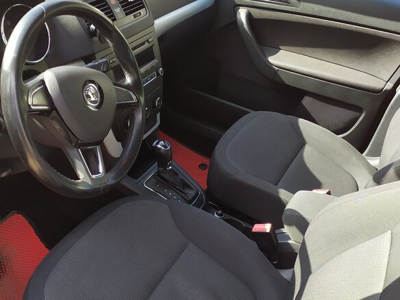 2014 Skoda Yeti I Рестайлинг, коричневый, 950000 рублей - вид 4