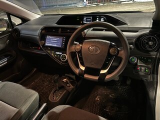 2019 Toyota Aqua I Рестайлинг 2, белый, 1680000 рублей, вид 2
