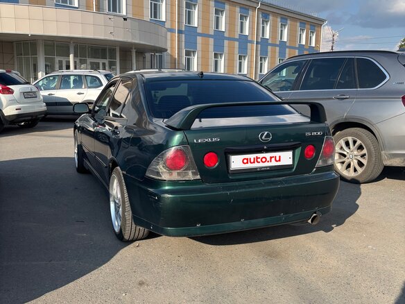 2002 Lexus IS 200 I, зелёный, 650000 рублей - вид 1