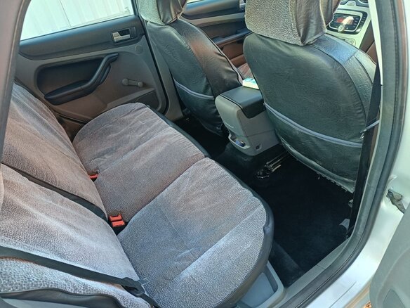2009 Ford Focus II Рестайлинг, серебристый, 500000 рублей - вид 9