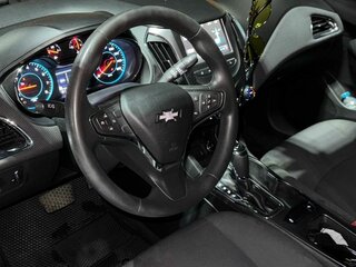 2017 Chevrolet Cruze II, чёрный, 750000 рублей, вид 5