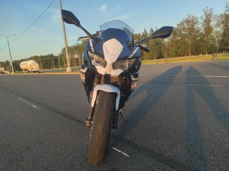 2020 Kawasaki Ninja 650, белый, 1099000 рублей, вид 4