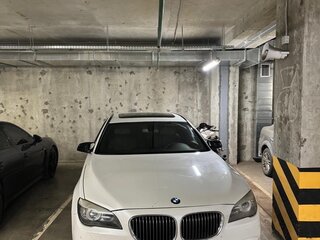 2011 BMW 7 серии Long 740Li V (F01/F02/F04), белый, 1800000 рублей, вид 1