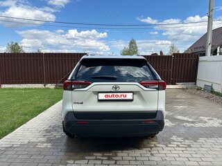 2022 Toyota RAV4 V (XA50), белый, 3680000 рублей, вид 4