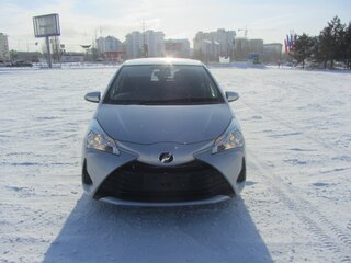 2018 Toyota Vitz III (XP130) Рестайлинг, серый, 1000000 рублей, вид 2