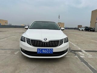 2021 Skoda Octavia III (A7) Рестайлинг, белый, 1500000 рублей, вид 2