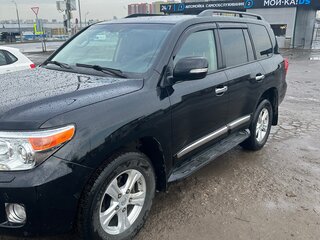 2015 Toyota Land Cruiser 200 Series Рестайлинг 1, чёрный, 4300000 рублей, вид 3
