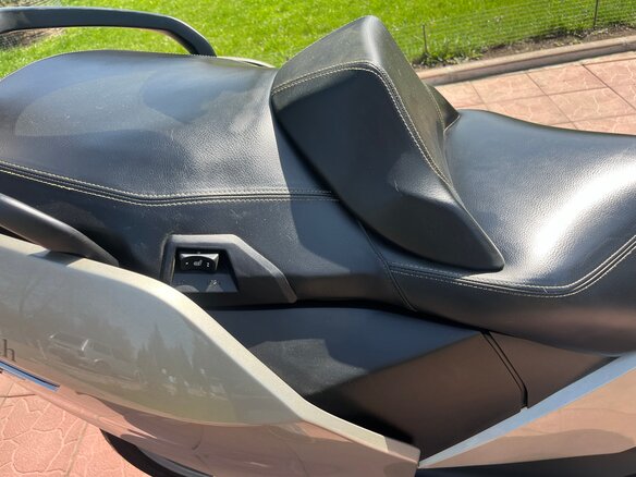 2012 BMW C 650 GT, бежевый, 500000 рублей - вид 9