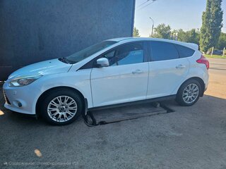 2013 Ford Focus III, белый, 800000 рублей, вид 2