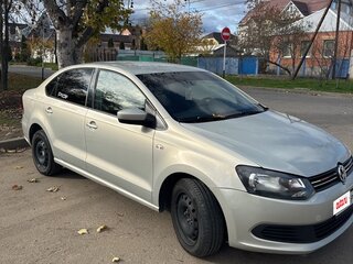 2015 Volkswagen Polo V, серебристый, 940000 рублей, вид 2
