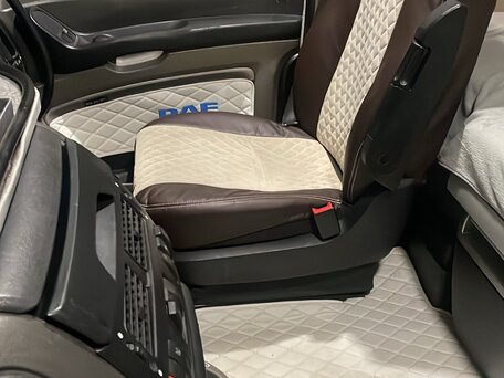 2015 DAF XF 105, белый, 4000000 рублей, вид 5