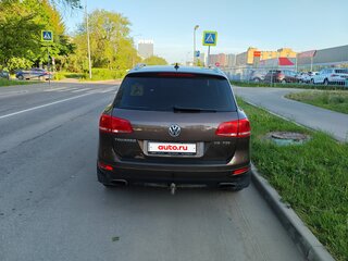 2013 Volkswagen Touareg II, коричневый, 2525000 рублей, вид 2