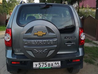 2010 Chevrolet Niva I Рестайлинг, серый, 900000 рублей, вид 5
