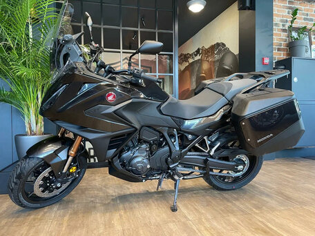 2025 Honda NT1100, чёрный, 2390000 рублей, вид 1