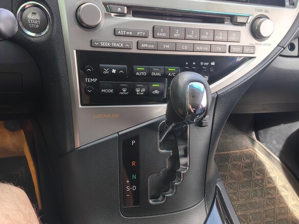 2011 Lexus RX 270 III, серый, 1700000 рублей - вид 9