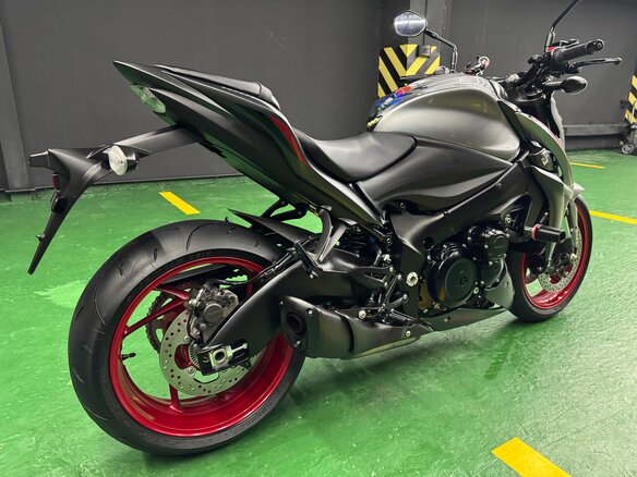 2020 Suzuki GSX-S 1000, серый, 995000 рублей - вид 19