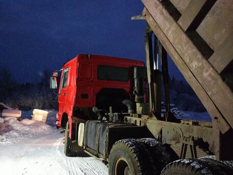 2008 Sinotruk Howo A5, красный, 1500000 рублей, вид 4