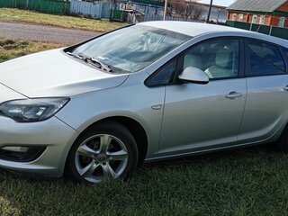 2014 Opel Astra J Рестайлинг, серебристый, 925000 рублей, вид 1