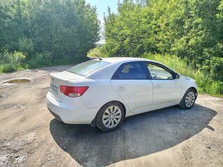 2011 Kia Cerato 4-speed II, белый, 780000 рублей, вид 4