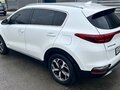 2019 Kia Sportage IV Рестайлинг, белый, 2350000 рублей - вид 4