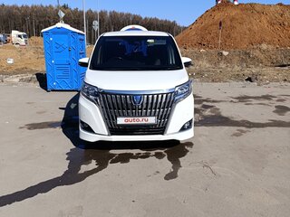 2018 Toyota Esquire I Рестайлинг, белый, 3000000 рублей, вид 2