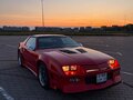 1986 Chevrolet Camaro III Рестайлинг, красный, 2700000 рублей - вид 1