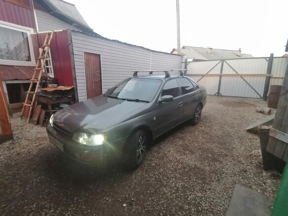 1992 Toyota Corona SF IX (T190), зелёный, 430000 рублей - вид 2
