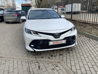 2018 Toyota Camry VIII (XV70), белый, 2250000 рублей, вид 1