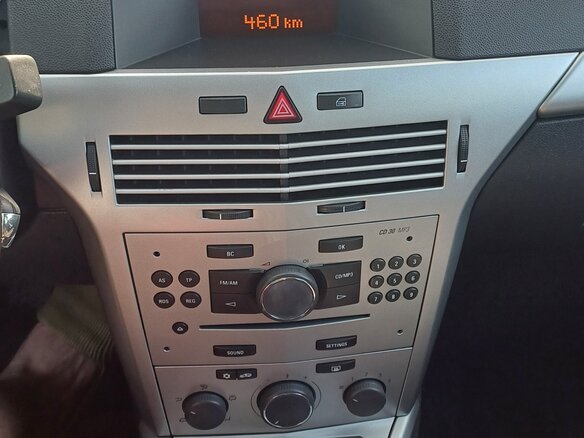2011 Opel Astra H Рестайлинг, белый, 750000 рублей - вид 15