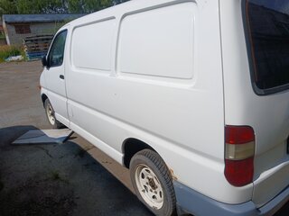 2000 Toyota HiAce XH10, белый, 650000 рублей, вид 1