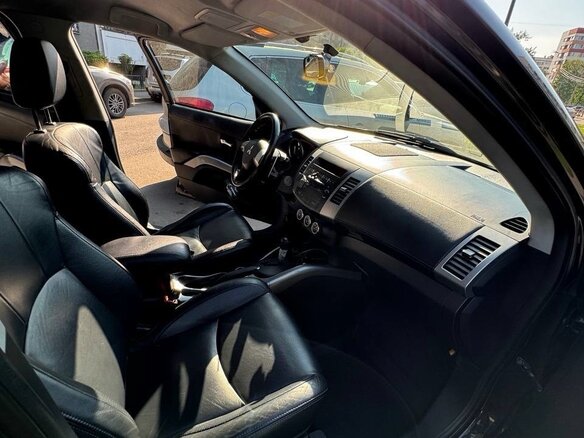 2010 Mitsubishi Outlander II Рестайлинг, чёрный, 1270000 рублей - вид 9