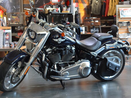 2019 Harley-Davidson Fat Boy, синий, 2550000 рублей, вид 1