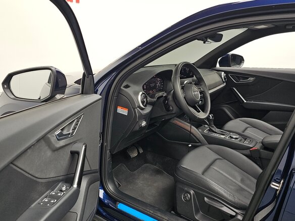 2023 Audi Q2 35 TDI I Рестайлинг, синий - вид 5