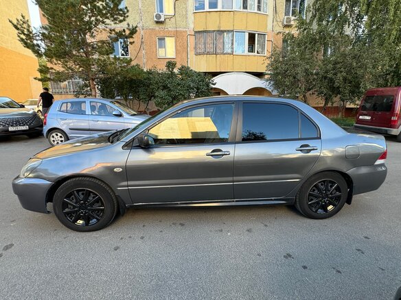 2004 Mitsubishi Lancer IX, серый, 380000 рублей - вид 4