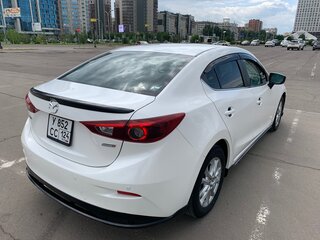 2018 Mazda Axela III Рестайлинг, белый, 1350000 рублей, вид 5